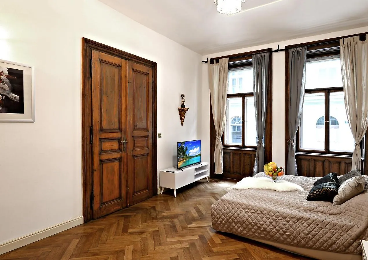 Apartament Magnificent King Suite Praga
