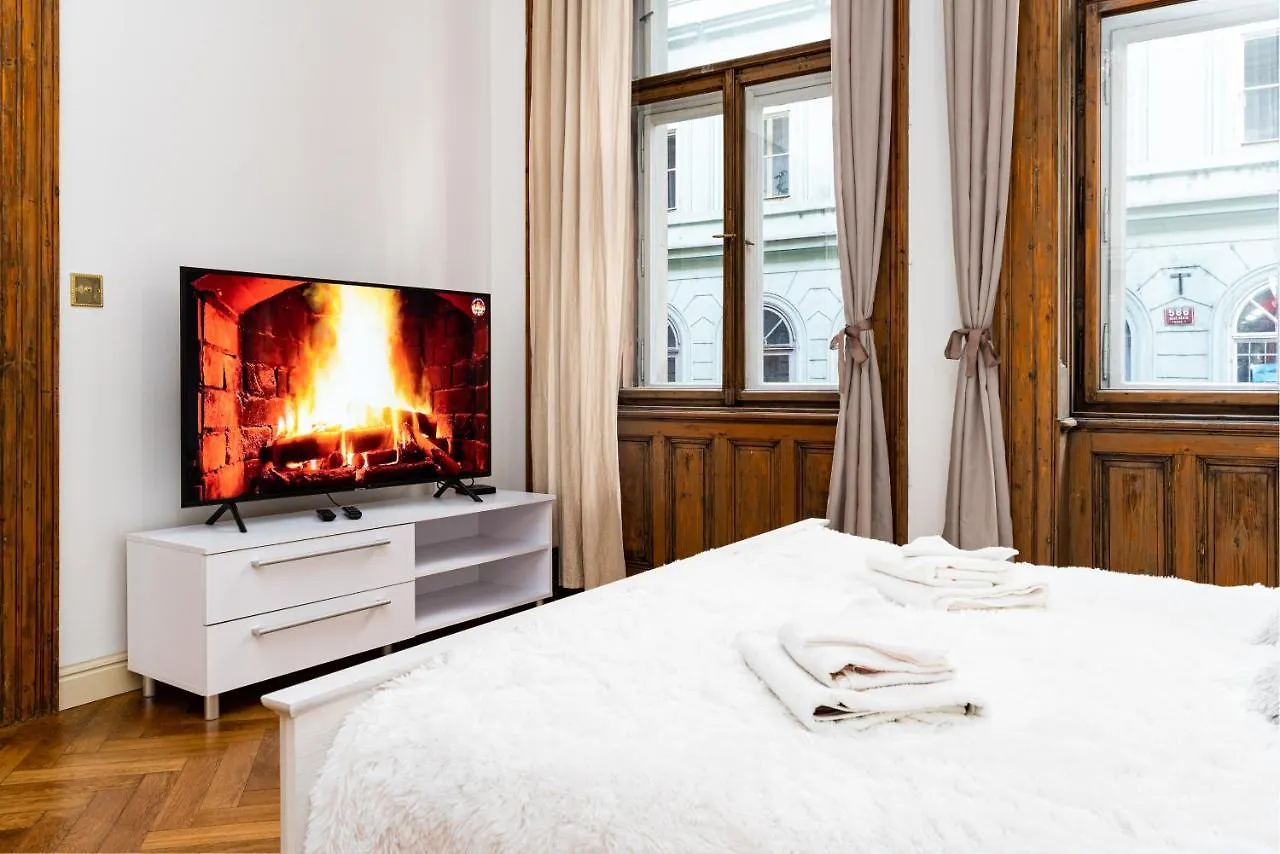 Magnificent King Suite Praga Apartament