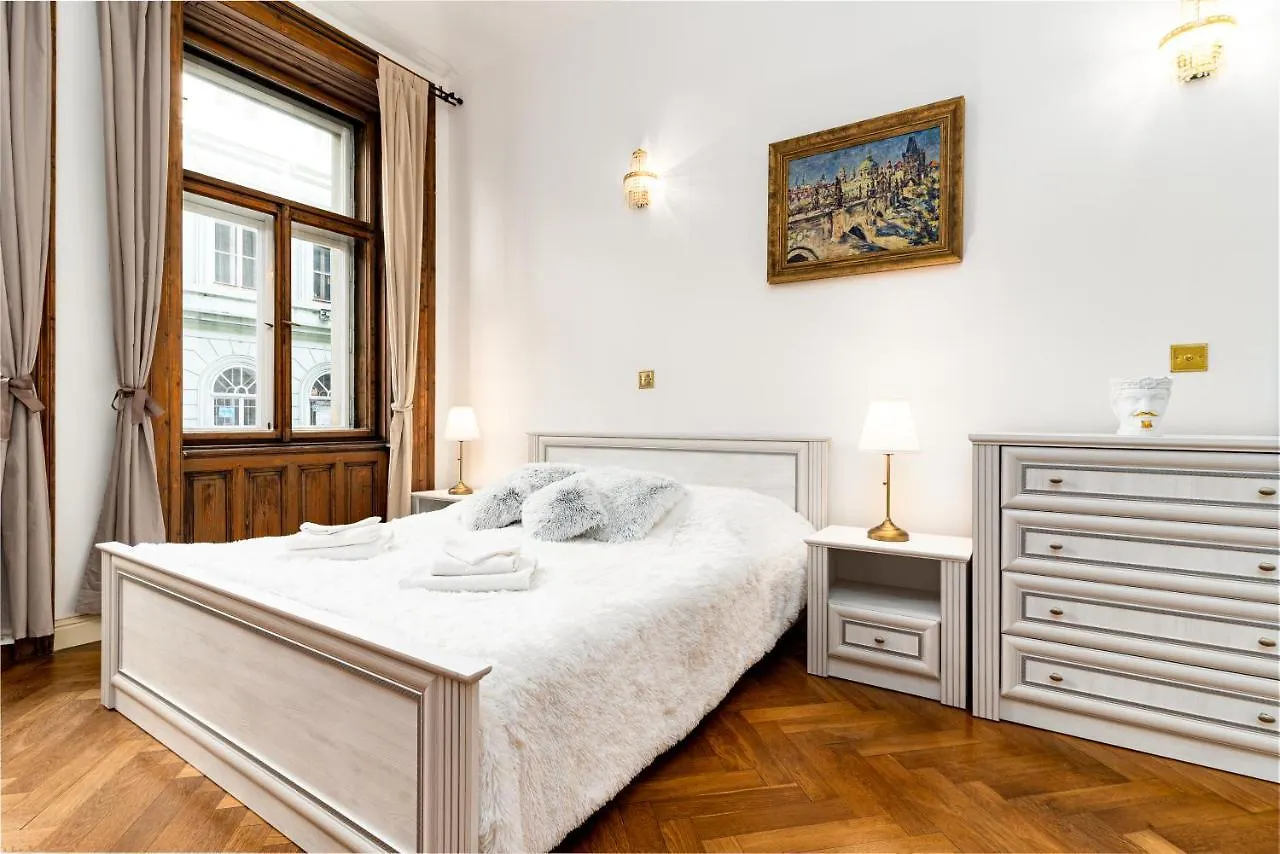 Magnificent King Suite Praga 0*,